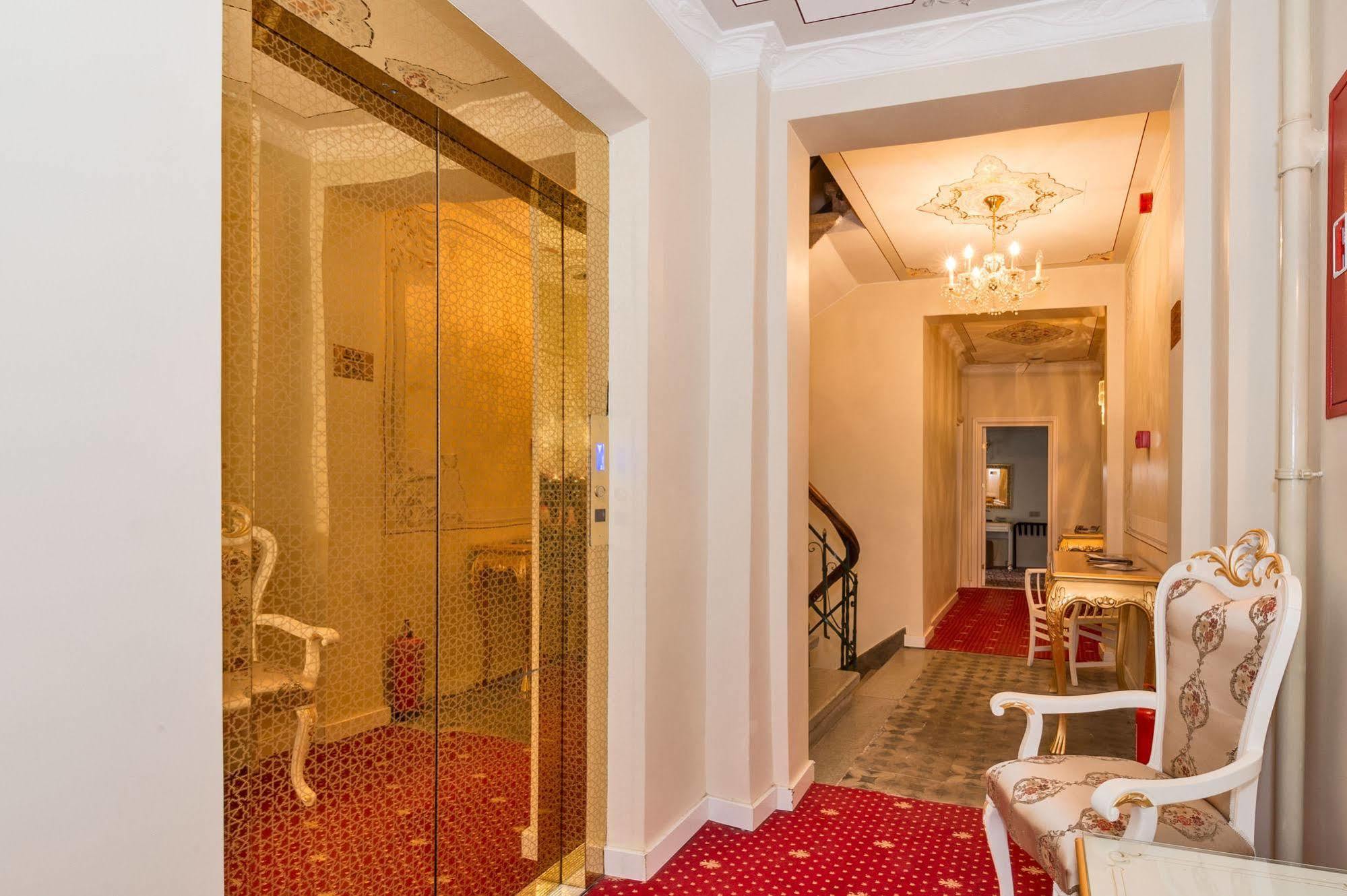 By Murat Crown Hotel Taksim Istanbulská provincie Exteriér fotografie